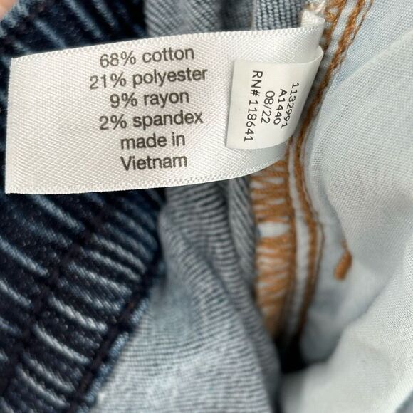 Lane Bryant Wide Leg Distressed Elastic Waist Pullon Jeans Size 18 - Picture 9 of 10